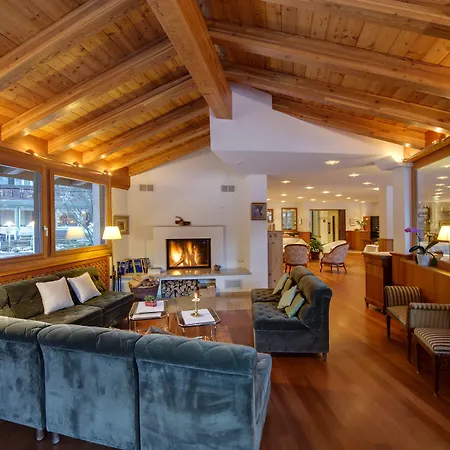 ホテル メトロポール ＆ スパ 4*