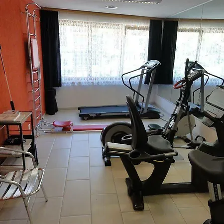 מלון Metropol & 4*