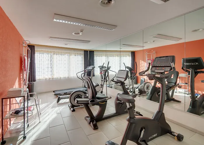 Metropol & מלון 4*