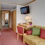 Metropol & 4* צרמט