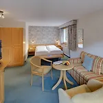 Metropol & 4*